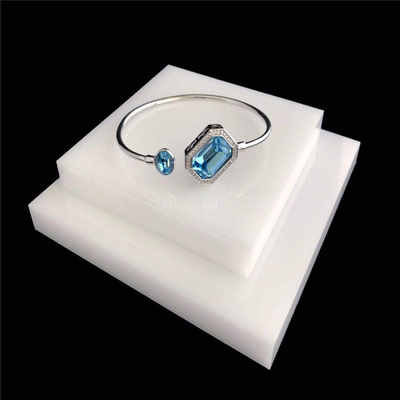 Moderne Mode-Tischplattenacrylschmuck-Anzeigen-Halsketten-Stand-Blöcke