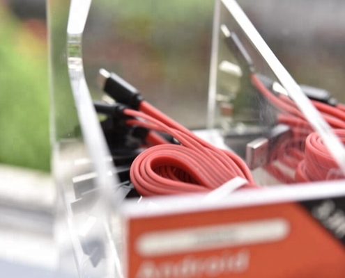 Acrylhandy-zusätzlicher Ausstellungsstand für das Usb-Kabel-Kristallpolnisch