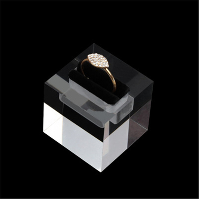 Dauerhafte Acrylschmuck-Anzeige, modernes Klarglas-einzigartiger Ring-Halter